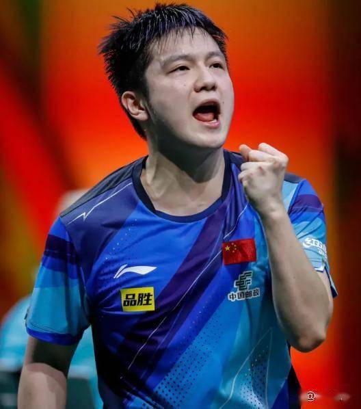 就在今日！12月3日传来樊振东新讯息，小胖登在德甲60周年主题首页